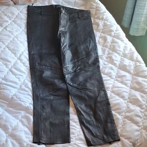 GAP Black Ankle Cropped Pants